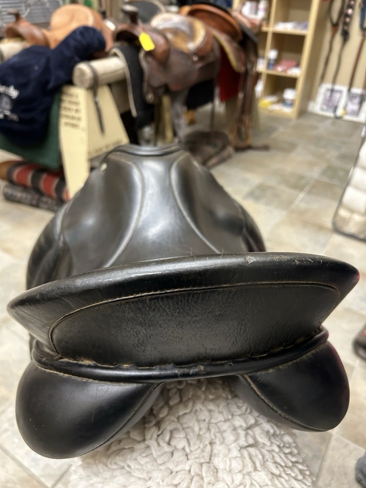 Pharlap Saddle 18.5 Dressage saddle W Tree.