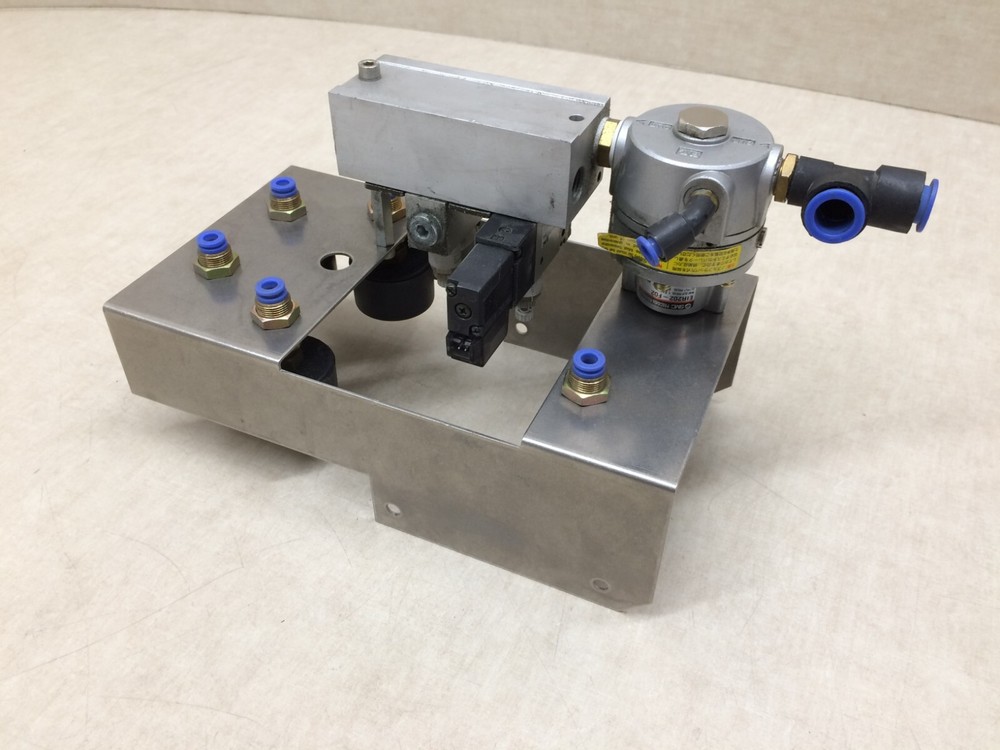 SMC Precision Regulator Assembly EIR202-F02 from a Giesecke Devirent Banknote