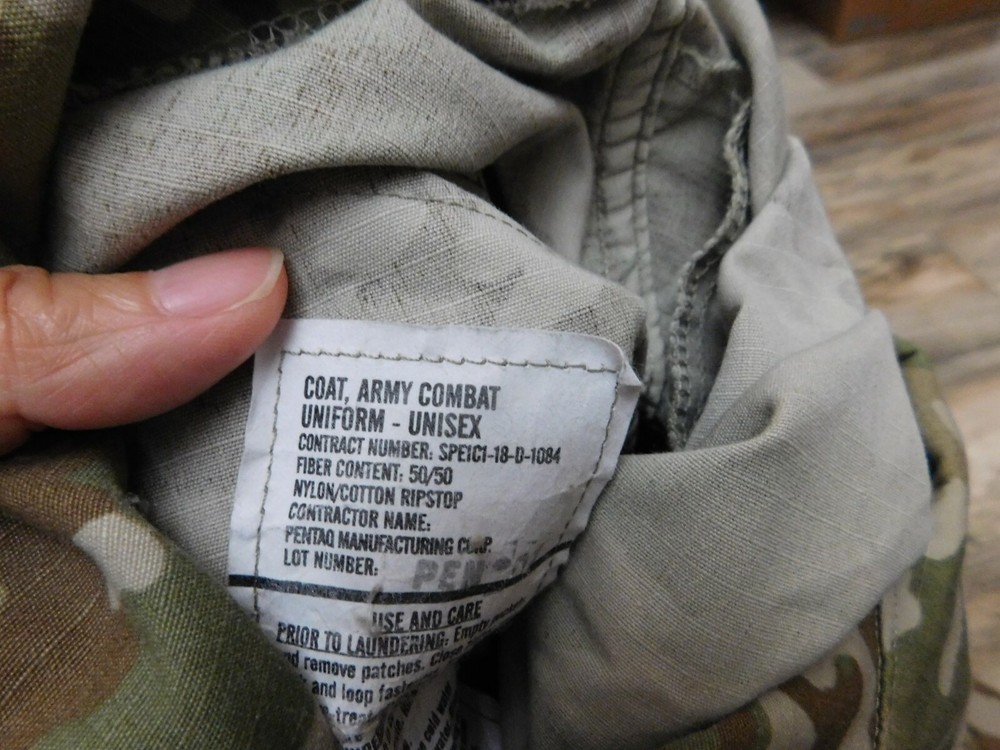 US ARMY OCP COAT SZ SMALL - SHORT