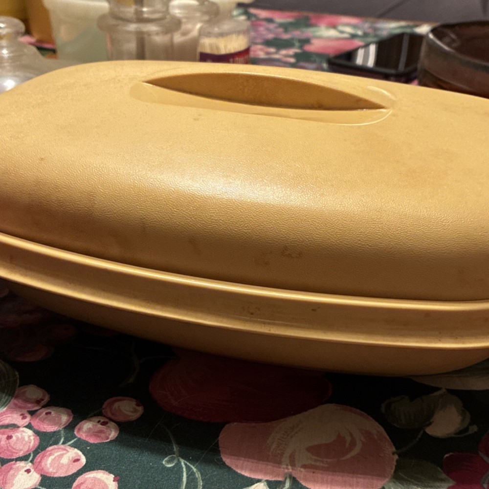 Microwave Covered Dish Beige Plastic with Lid Kitchen Storage Container