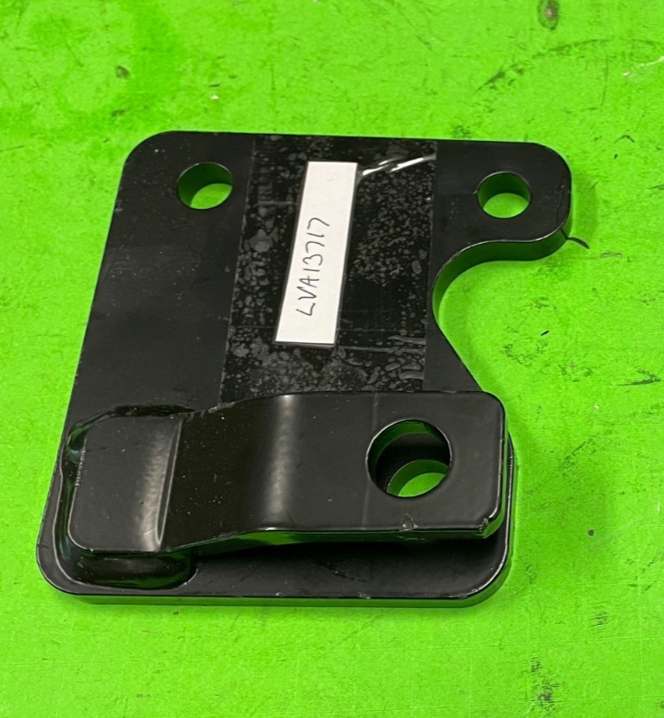 New John Deere  mower deck hanger bracket LVA13717
