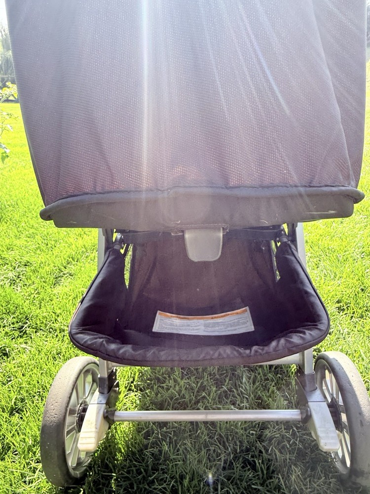 Chicco Bravo Quick-Fold Stroller Gently Used Easy One-Hand Fold Compact