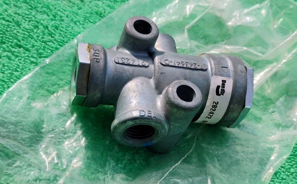 NOS Bendix 282472N Synchro Valve Box SV-1
