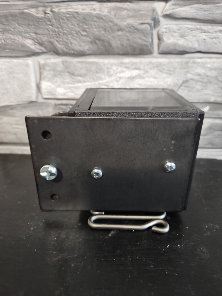 BELTRAC FIXED MOUNT RETRACTABLE BELT BARICADE SYSTEM 18' 50-3017