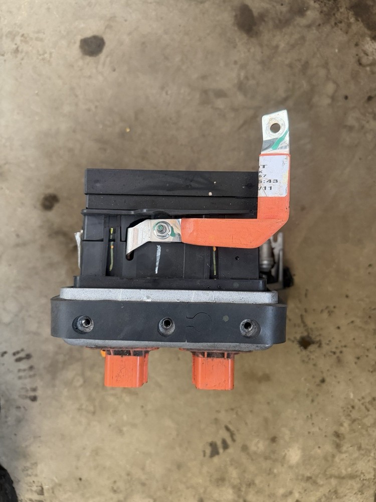 2011-2015 Chevy Volt Main Battery Controller Relay Unit Gen1