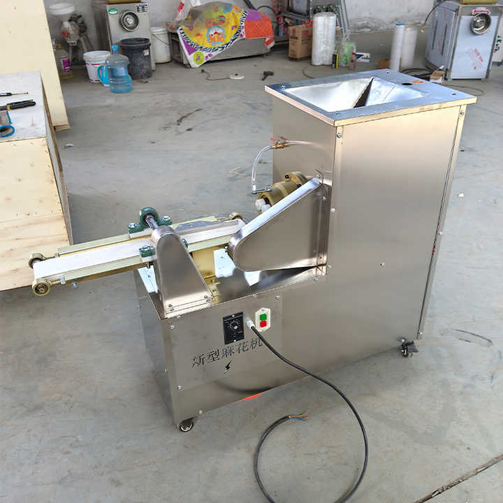 Automatic Extruder Fried Dough Twist Machine Bread Twisting Stick Rolling Cut
