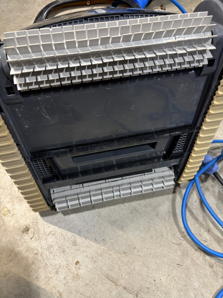 Dolphin Triton PS Automatic Robotic Pool Cleaner Maytronics UNTESTED