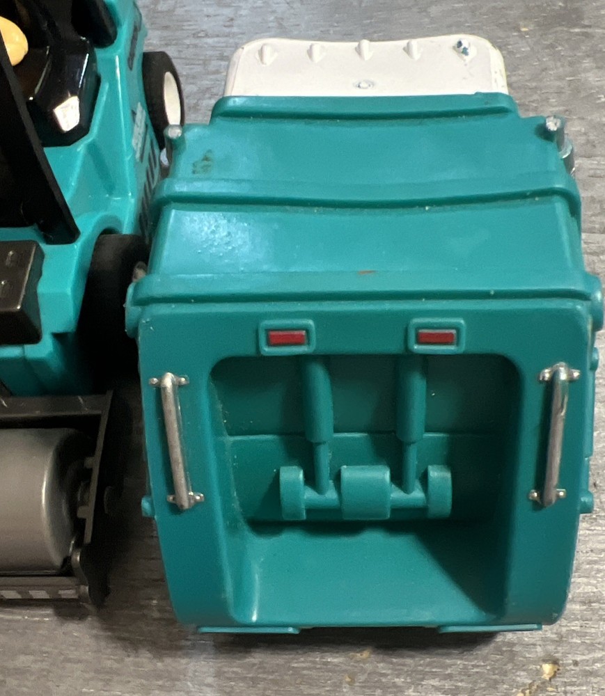 Builder Super Power Construction Roller Garbage Bucket Loader Truck Lot 3