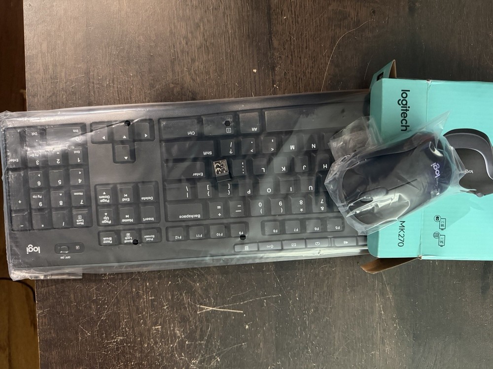 Logitech MK270 Wireless Keyboard and Mouse Combo for PC/MAC, Open Box, Tested