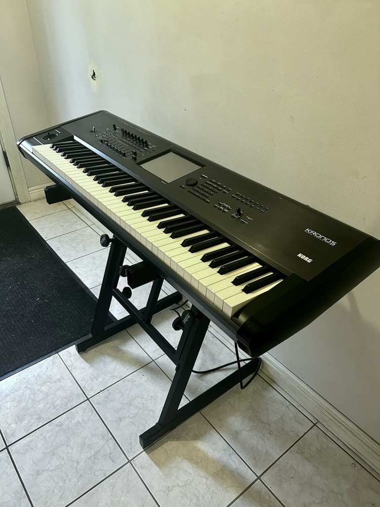 🎹 Korg Kronos Music Workstation Bundle w/ Stand & Case !!!