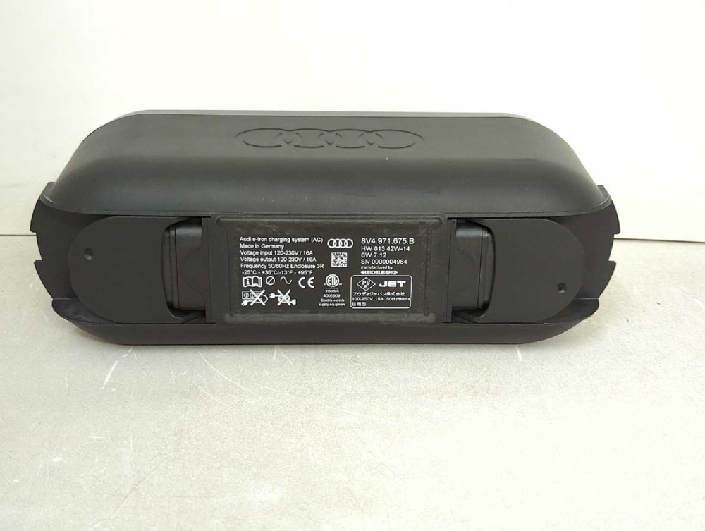 New OEM Genuine Audi A3 E-tron Charging Display Unit Controller 2016 8V4971675C