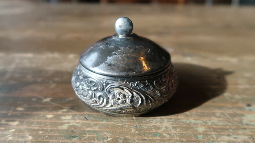 Antique Silverplate Providence SEWING BUTTON Needle Jar 2 7/8"