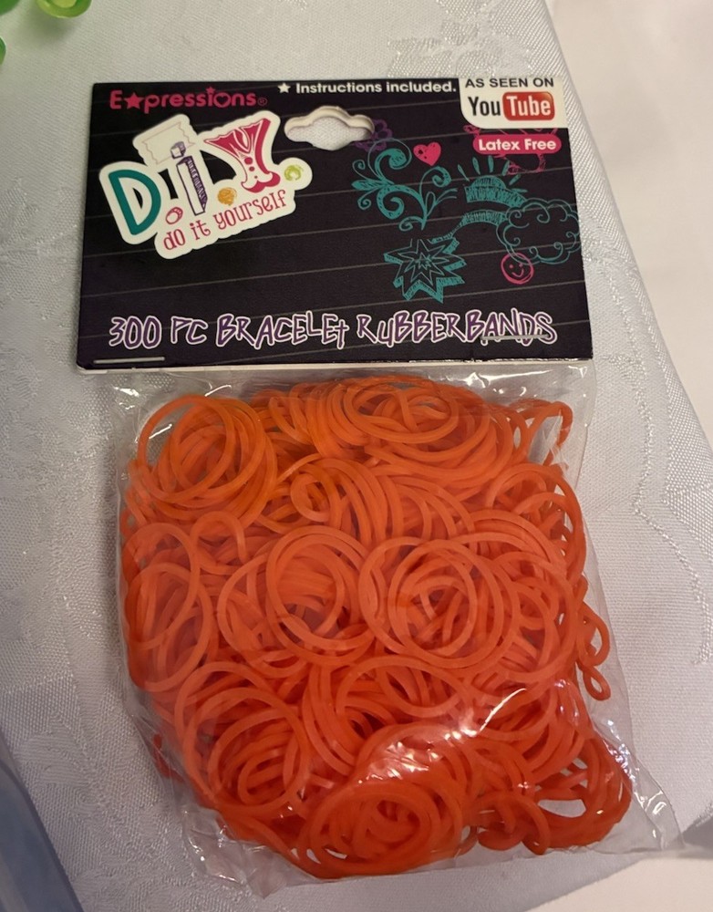 Rainbow Loom Bracelet Kit/case With Elastics,loom,hooks Preowned A10