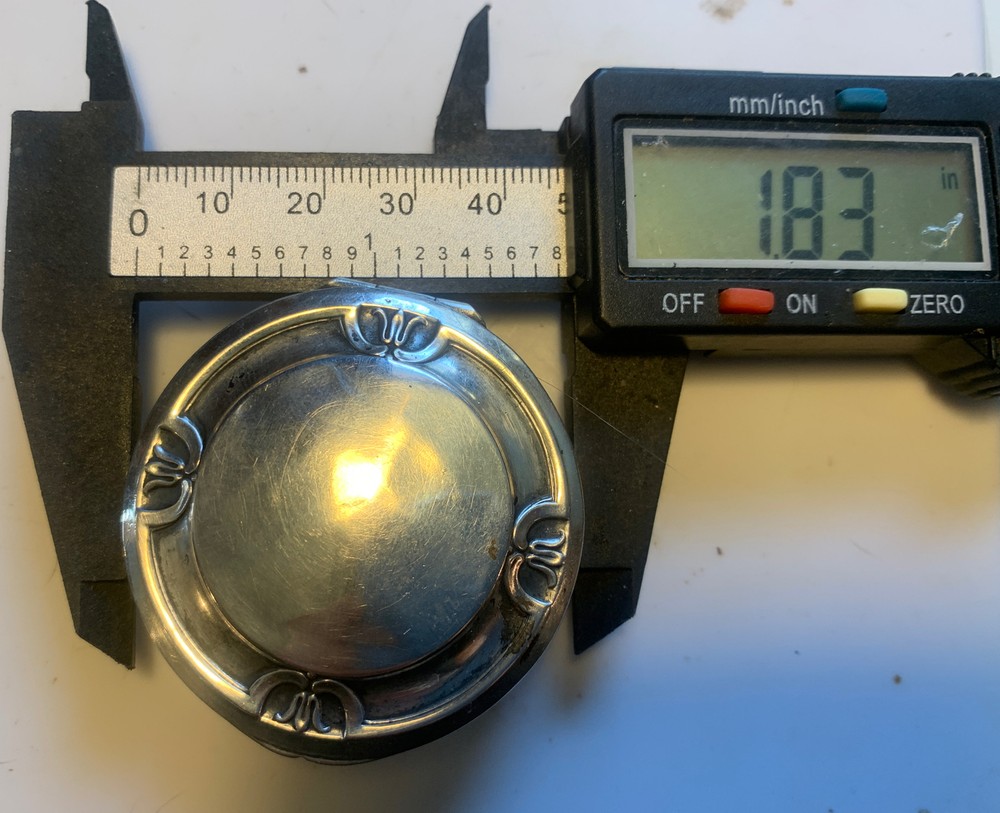Vintage Solid 800 Silver Hinged Trinket Pill Box Gilt Gold Interior 20gm *READ*
