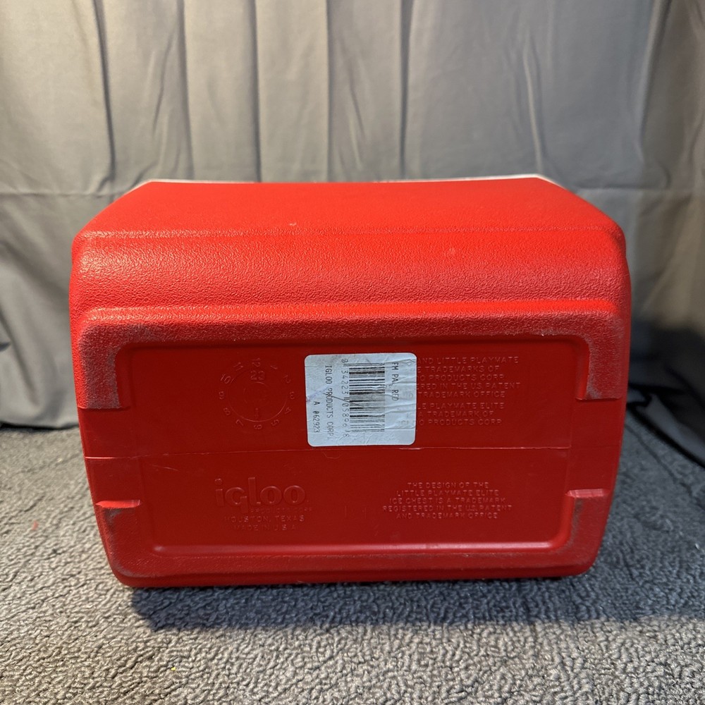 IGLOO Playmate Mini 4 qt. Hard Cooler, Red / White