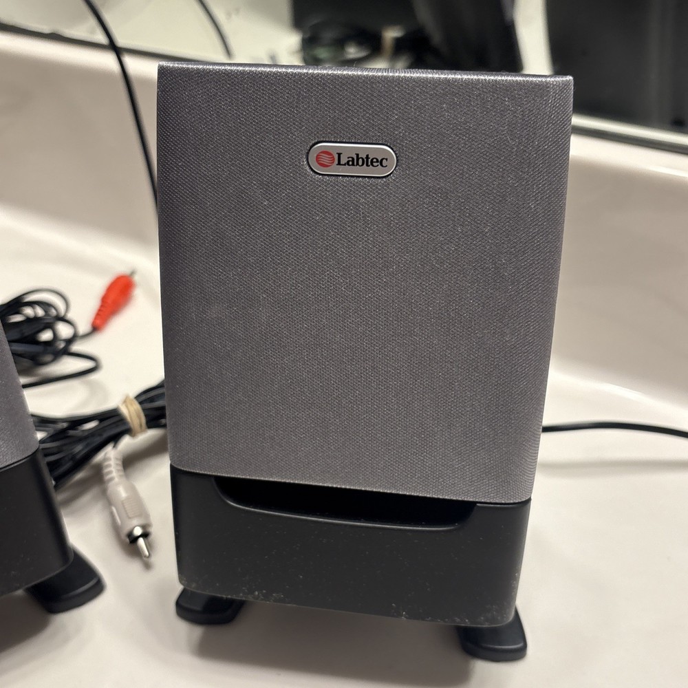 Labtec 3-PieceFlat Panel Multimedia Speaker System TESTED - Works GREAT!