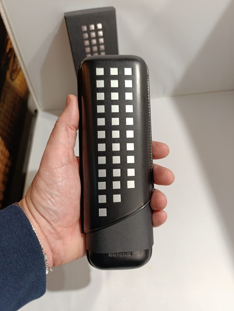 COHIBA CARIBBEAN CIGAR HOLDER