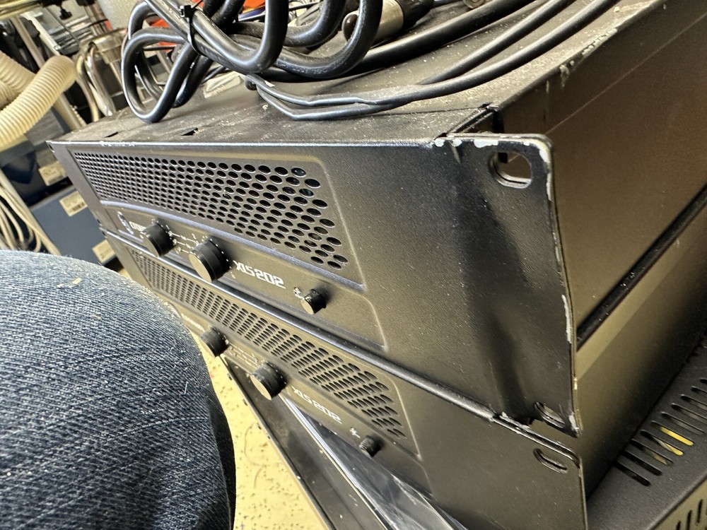 Crown XLS202 Amplifier