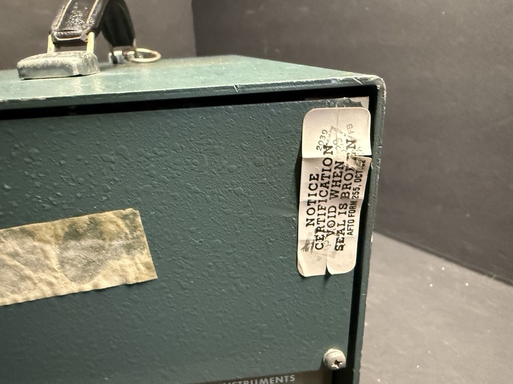 MILLIVAC MV-823A-1 Millivolt Meter Voltmeter POWERS but Untested