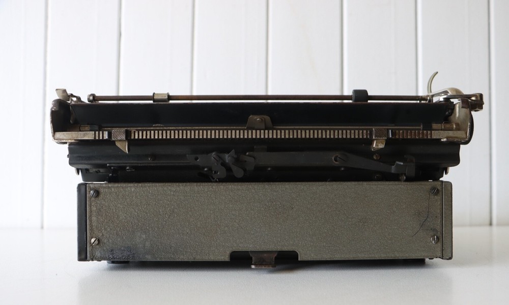 Antique Underwood Portable - Typewriter - Excellent Working Order!