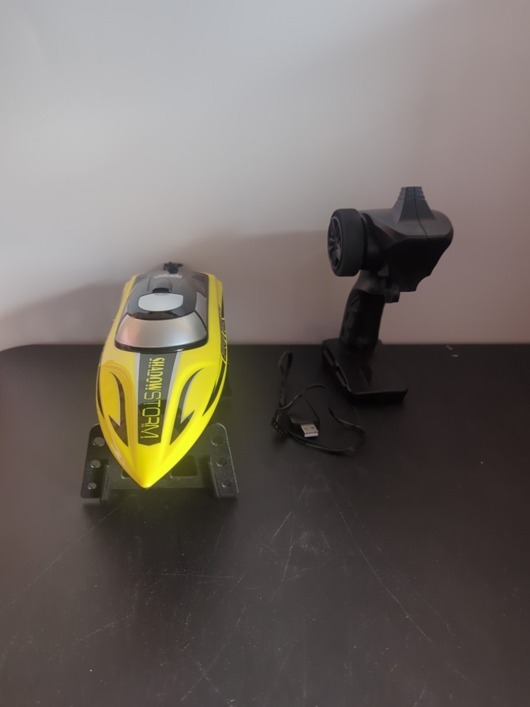 Shuttle RC Boat Shadow Storm TRO Extreme Race 08 Complete