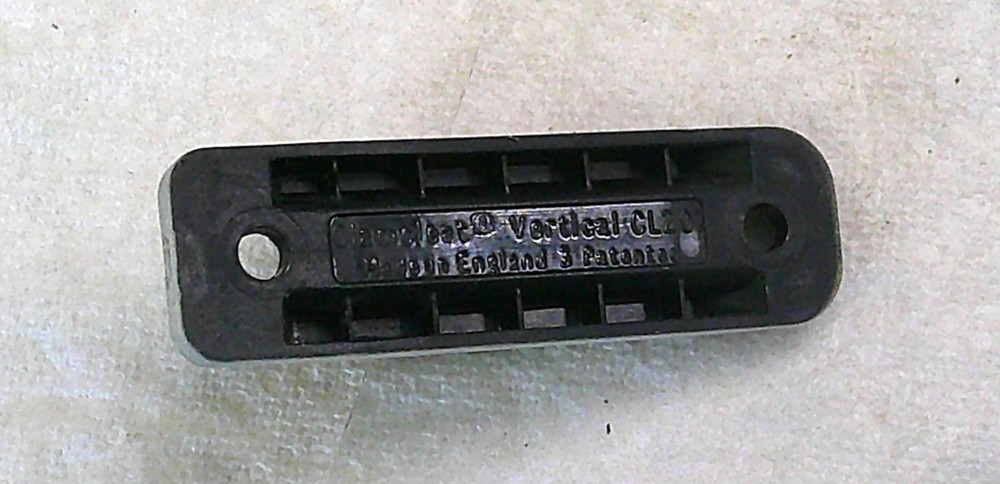 CLAM CLEAT, #201, Vertical, 1/4" to 1/2" line.