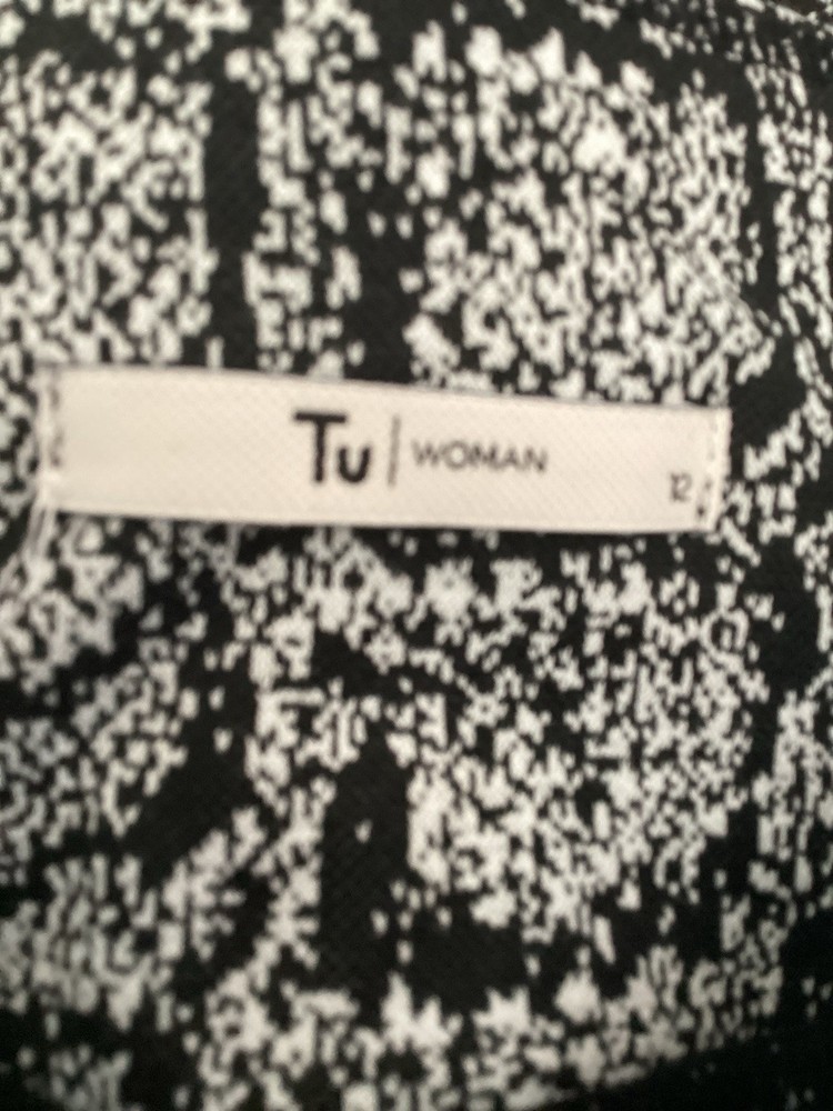 TU Active Leggings 12 NWT
