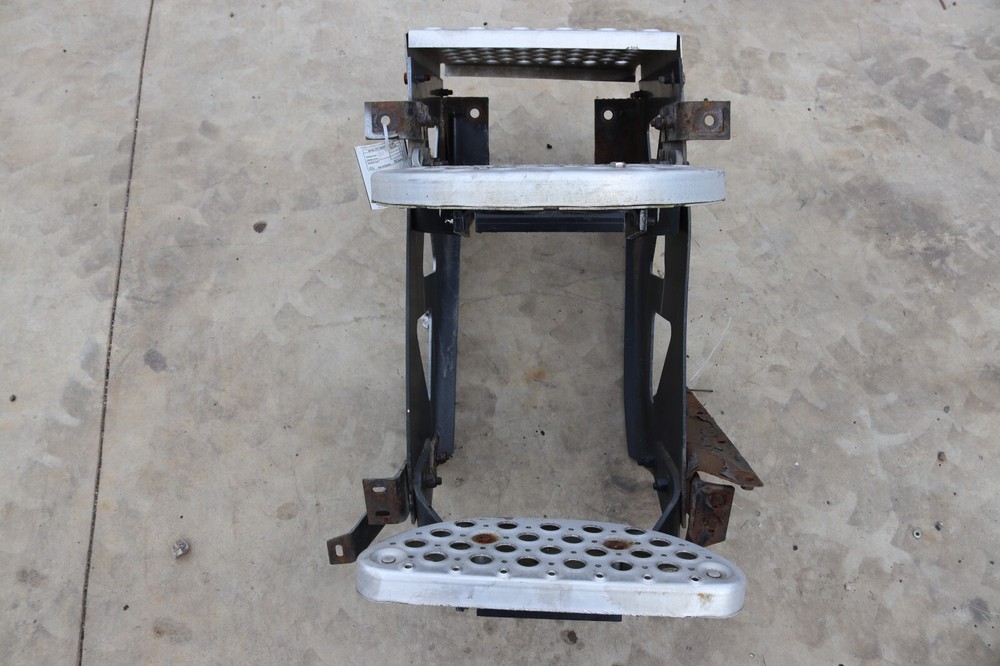 1996-2010 KENWORTH T2000 LEFT DRIVER SIDE FAIRING STEP FRAME OEM