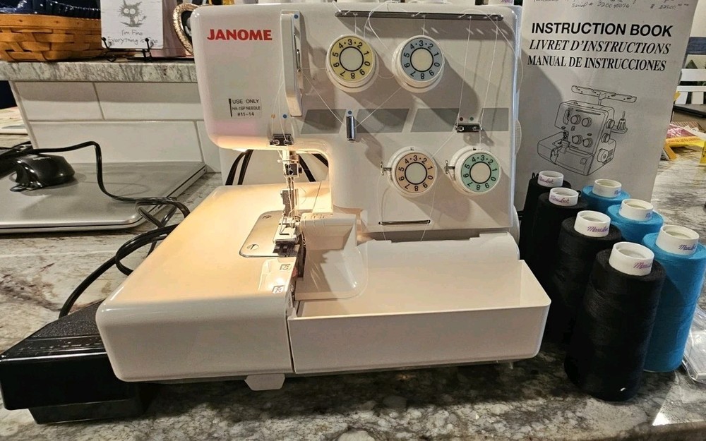 Janome 204D Serger Machine 2005 With Case Thread Tools