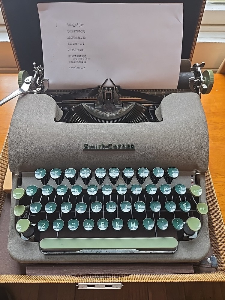 Smith Corona "Tabulator" Typewriter With Case