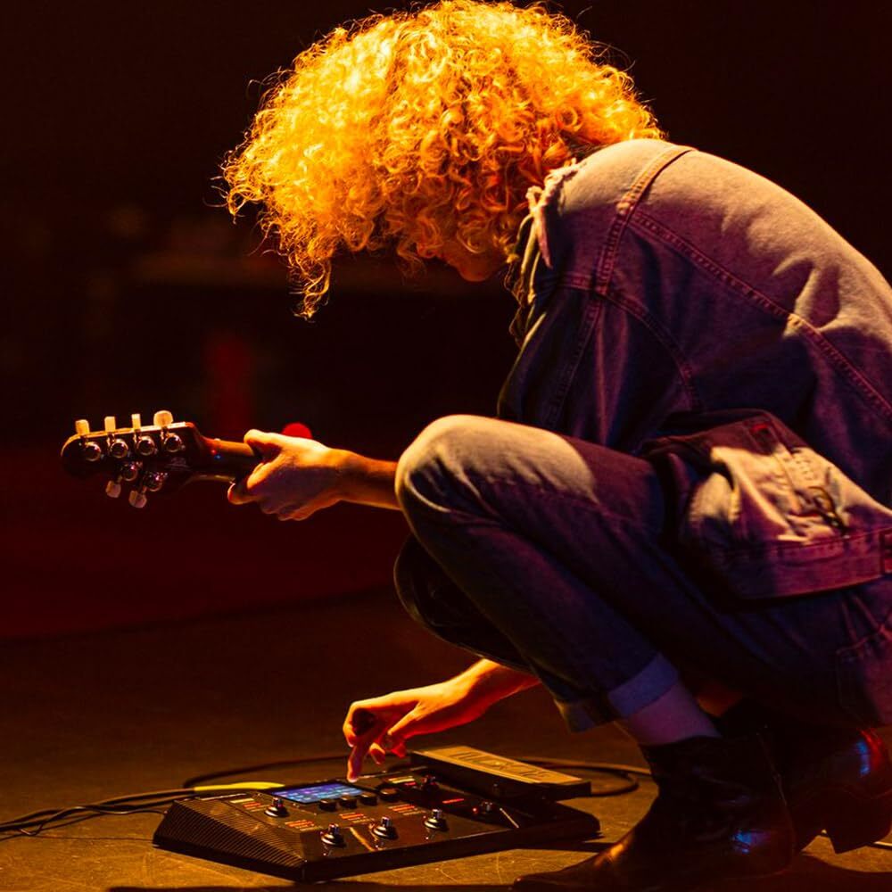 Zoom G6 Guitar Multi-Effects Processor with Expression Pedal Touchscreen