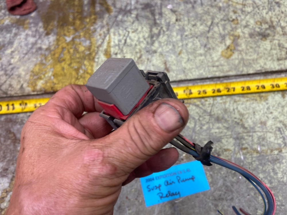 03-06 EXPEDITION SUSPENSION LEVELING PUMP RELAY