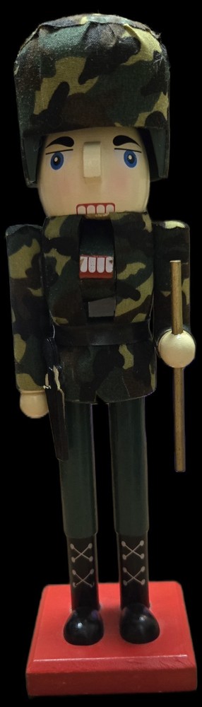 U S SOLDIER NUTCRACKER ~ 10”