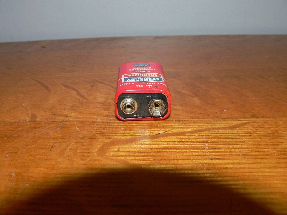 Vintage Eveready Energizer 9 Volt Transistor Battery, Display Only (Non-Working)