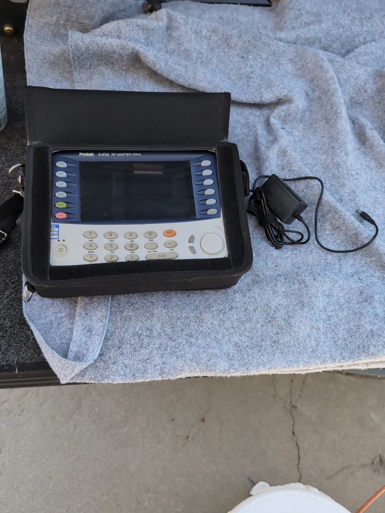 Protek A434 RF Master Cable Spectrum Analyzer With Case And Adapter