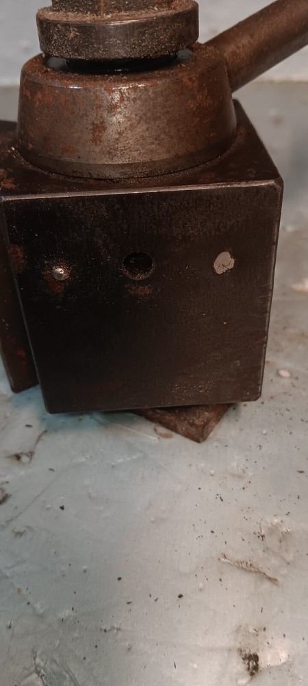 Aloris CA Quick Change Tool Post With Mounting Block And Bolt.
