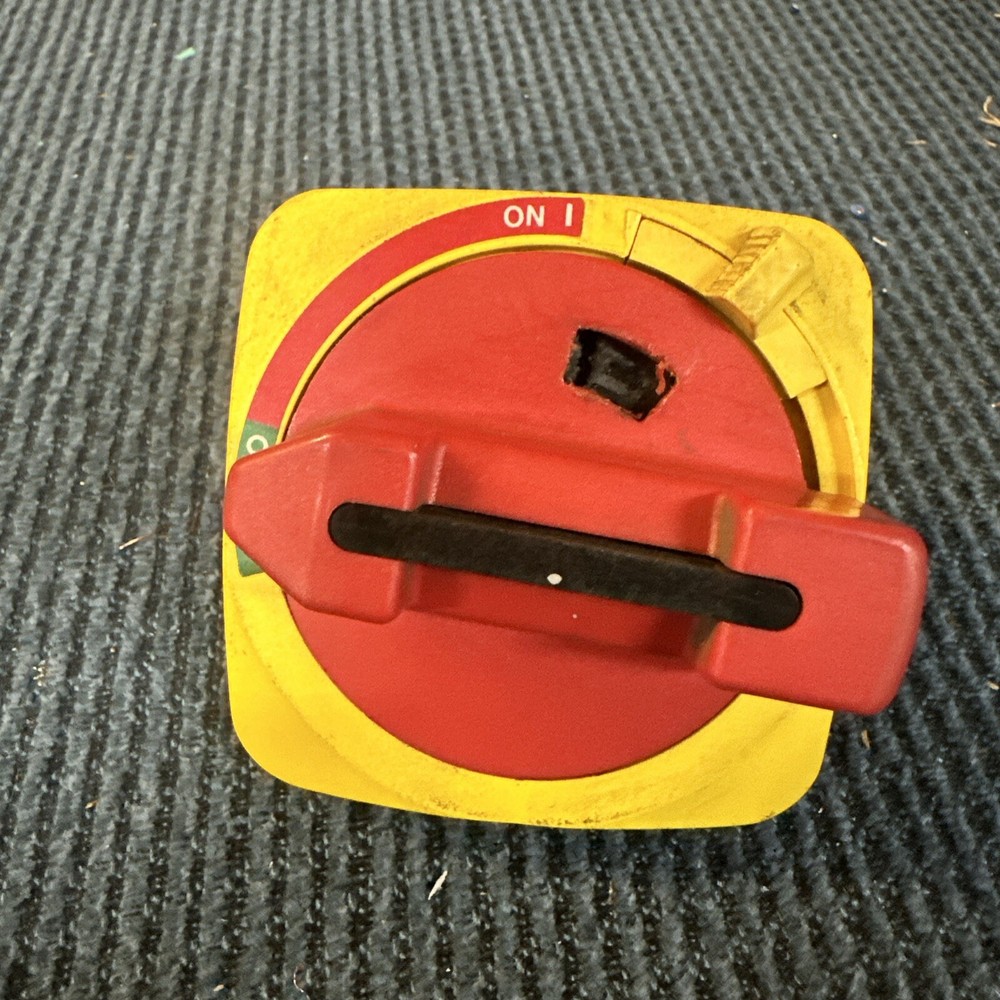 ALLEN BRADLEY 194R-HS4E OPERATING HANDLE B’s (stx)