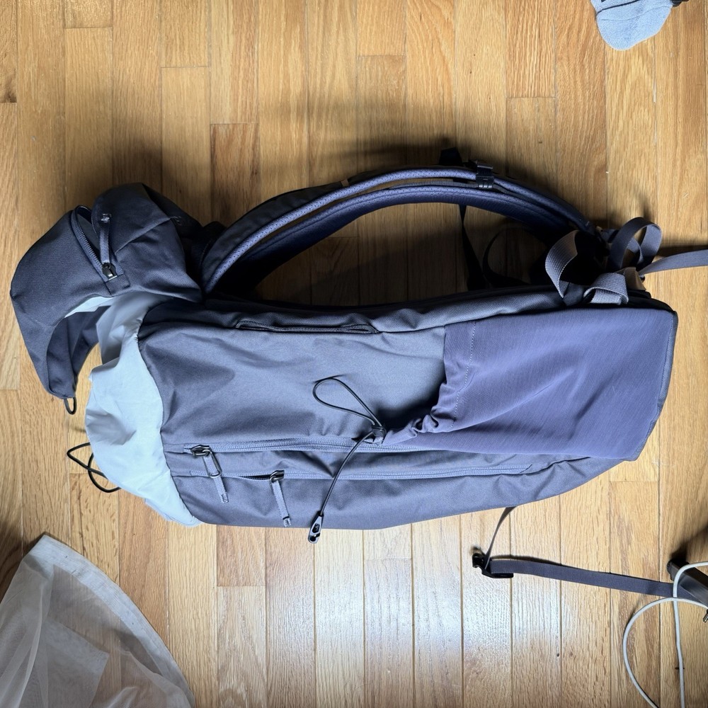 Arc’teryx Mantis 20 Backpack Gray Excellent Condition Lightly Used