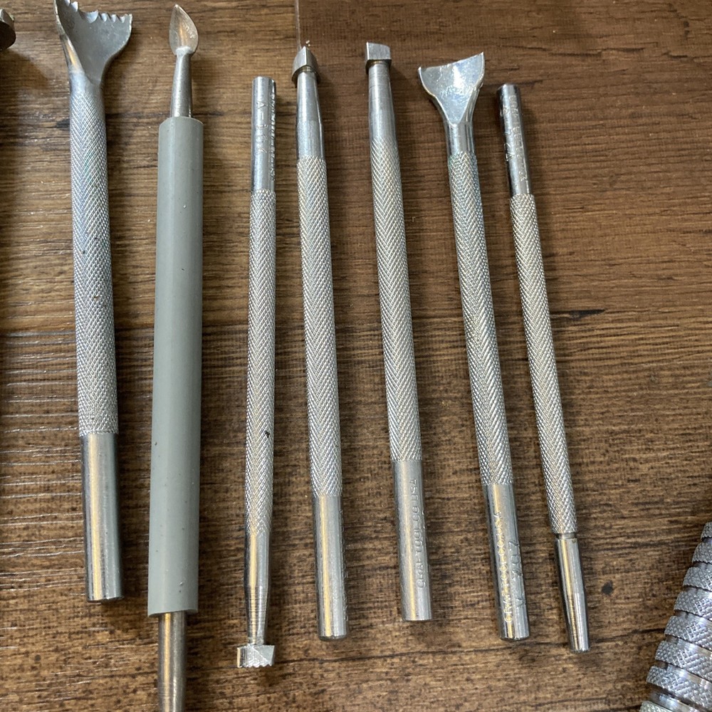 NEW Craftool Leather Working Stamp Tools Set 16 Pieces