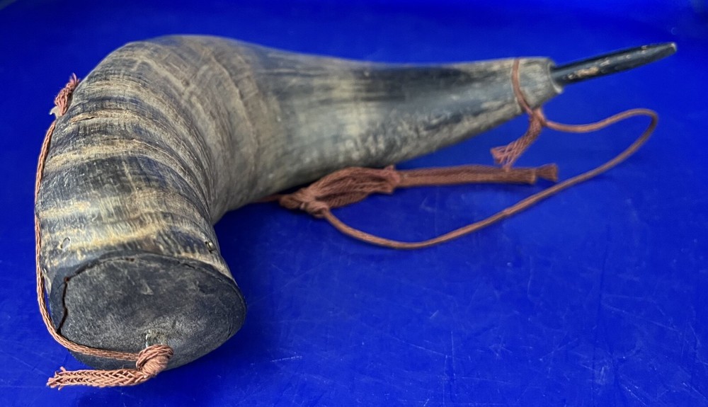 Antique 7" Black Powder Horn
