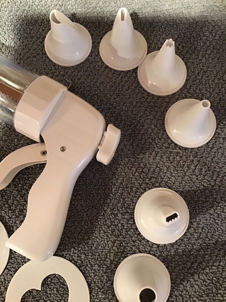 Cupcake Decorator Tool Set 19 Piece Set By Avon