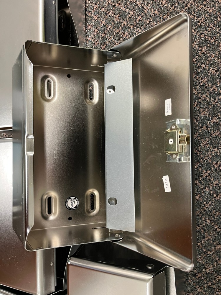 San Jamar Mini C-Fold/Multi-fold Chrome paper towel dispenser