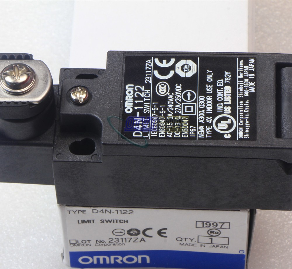 One Omron Limit Switch D4N-1122 D4N1122 New