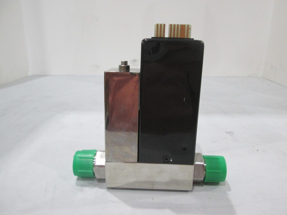 Unit, UFC-1200, He, 5 SLM, Mass Flow Controller, New
