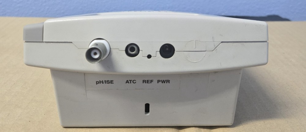BECKMAN pH & Temperature Meter - PHI-340 (INV#01-BINA001C)