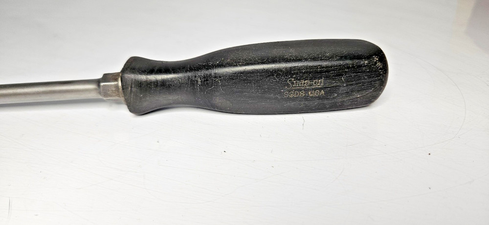 Snap-on Tools Black Handle Flat Tip Screwdriver SSD8