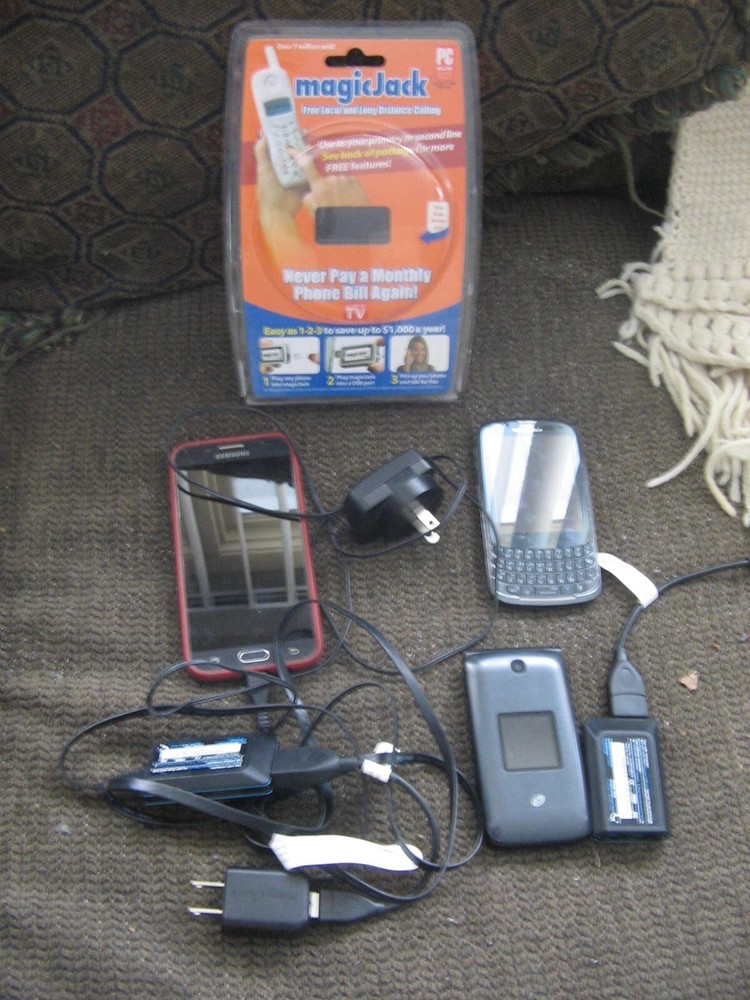 3-magic jack/3 phones/All working