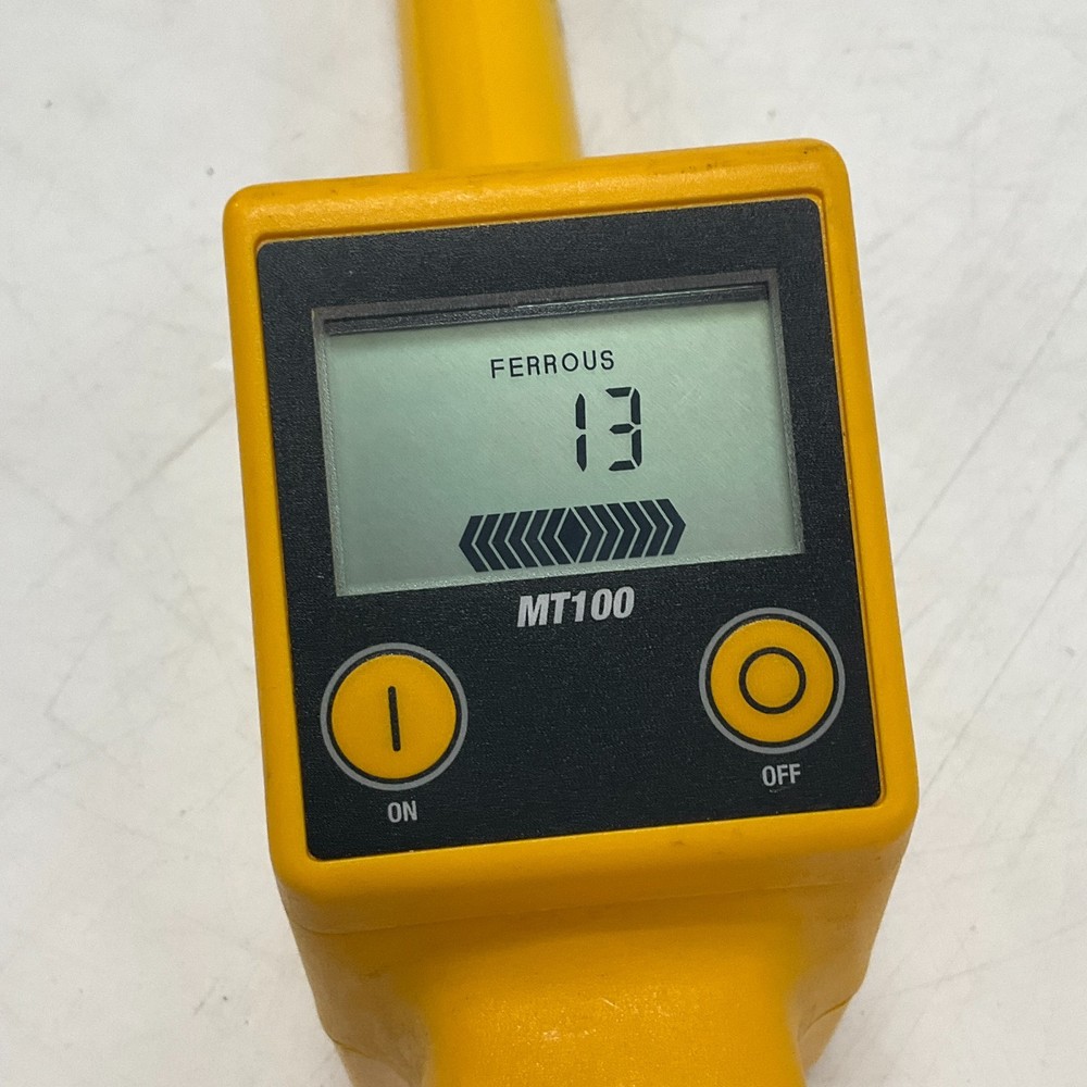 Bosch MT100 Magnetic Locator Yellow