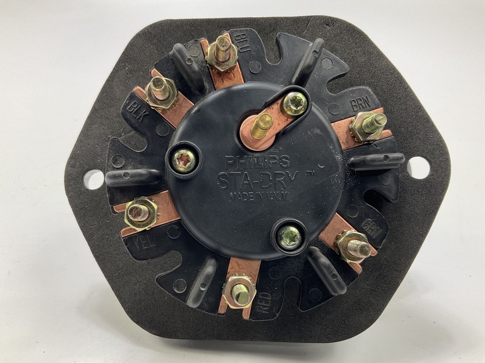 Phillips 15-760 7-Way HD STA-DRY W/o Circuit Breakers Split Pin Plug Socket