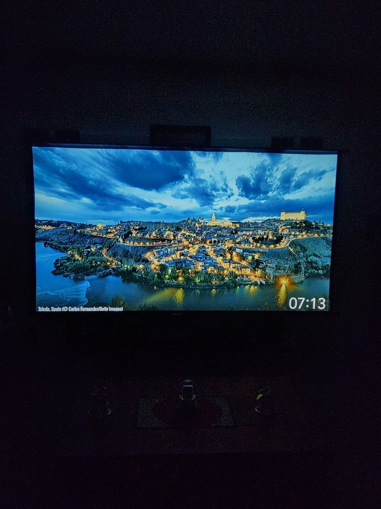 VEIDADZ Projector Screen Wall Mounted GreyAnti-Light 100"  with projector Stand